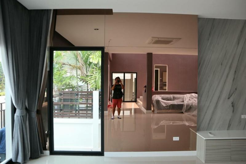 งานออกแบบกระจก พัทยา